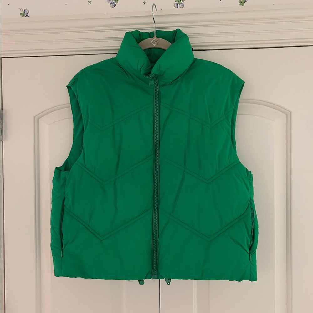 Cropped green vest